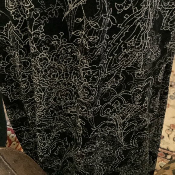 Voile black and white, maxi with low back.  It is size 18 lightweight. - Picture 4 of 10